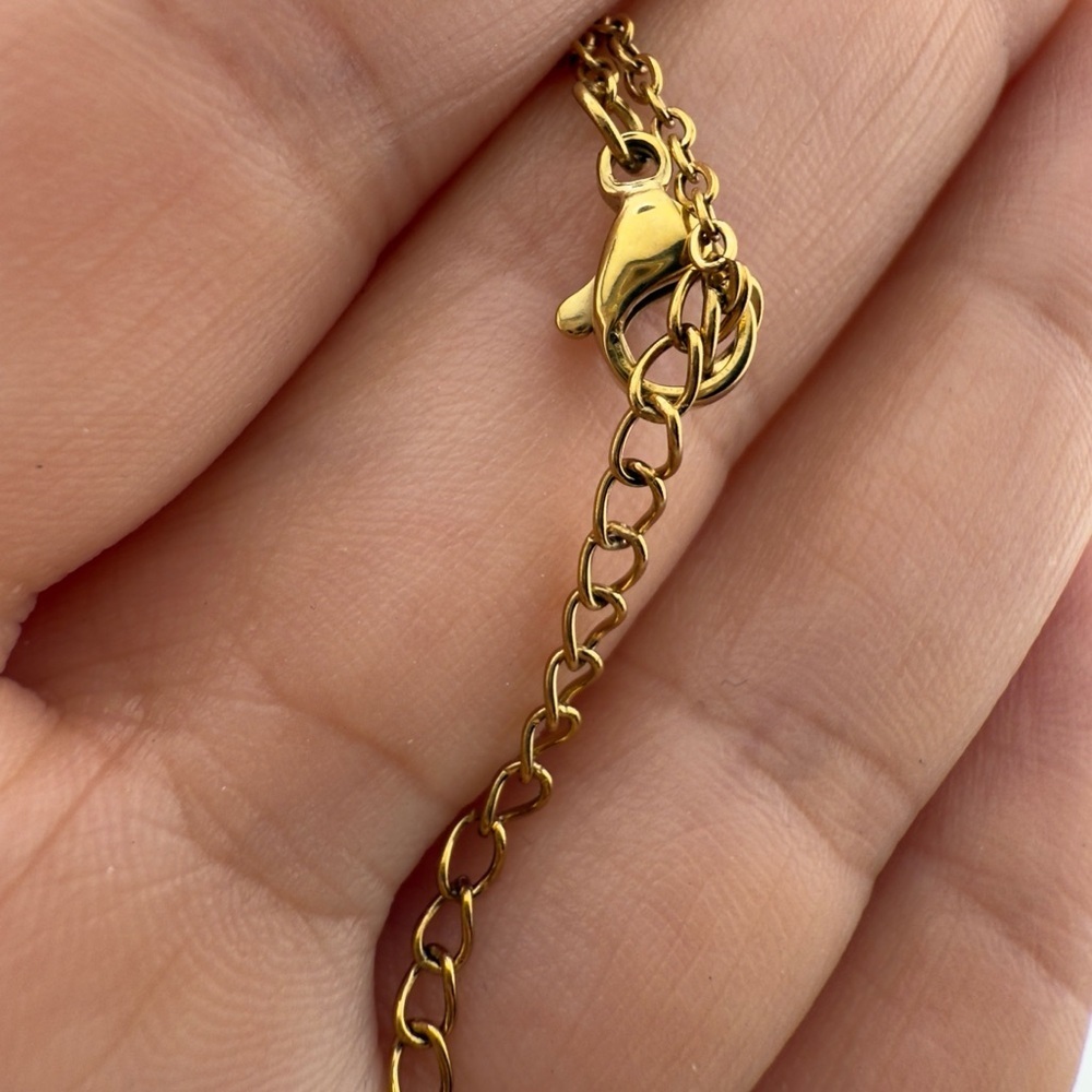 Alhambra Gold Stainless Steel One Motife Necklace with Red Flower Pendant - Picture 6 of 8